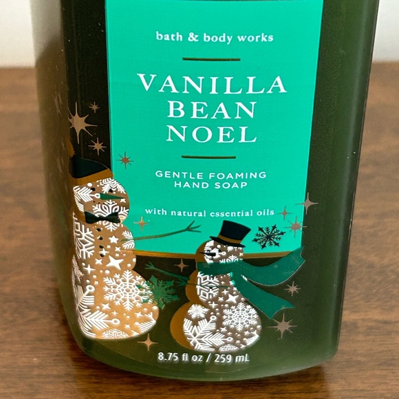 NEW BATH AND BODY WORKS FOAMING HAND SOAP ~ VANILLA BEAN NOEL - Picture 3 of 4